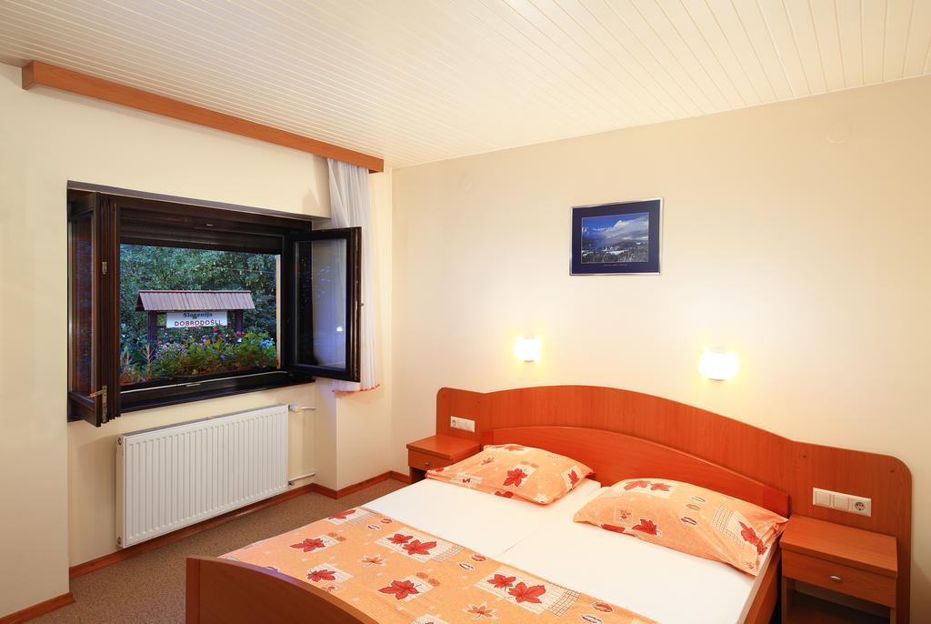Rooms Sustersic Ljubljana Exteriör bild