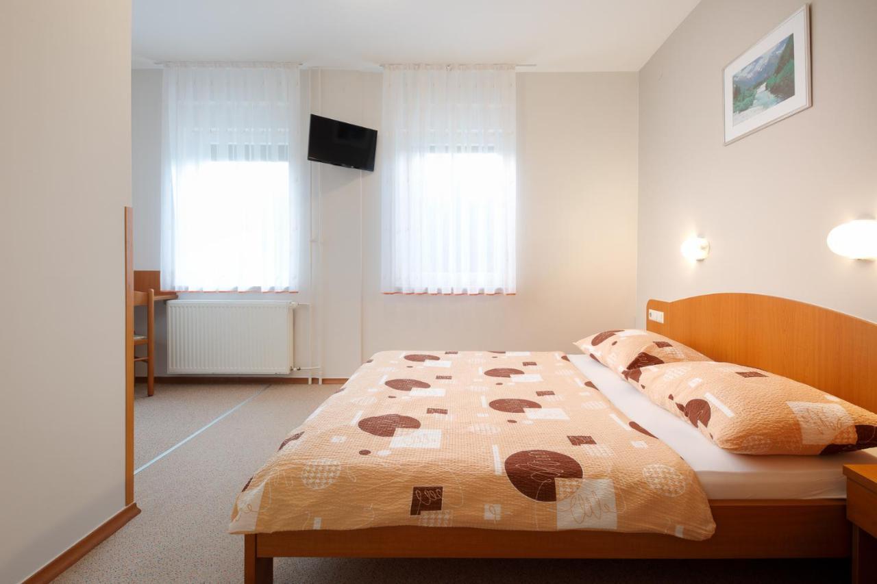 Rooms Sustersic Ljubljana Exteriör bild