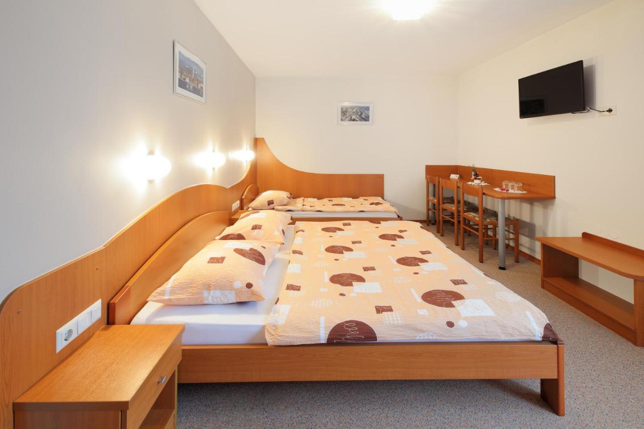 Rooms Sustersic Ljubljana Exteriör bild