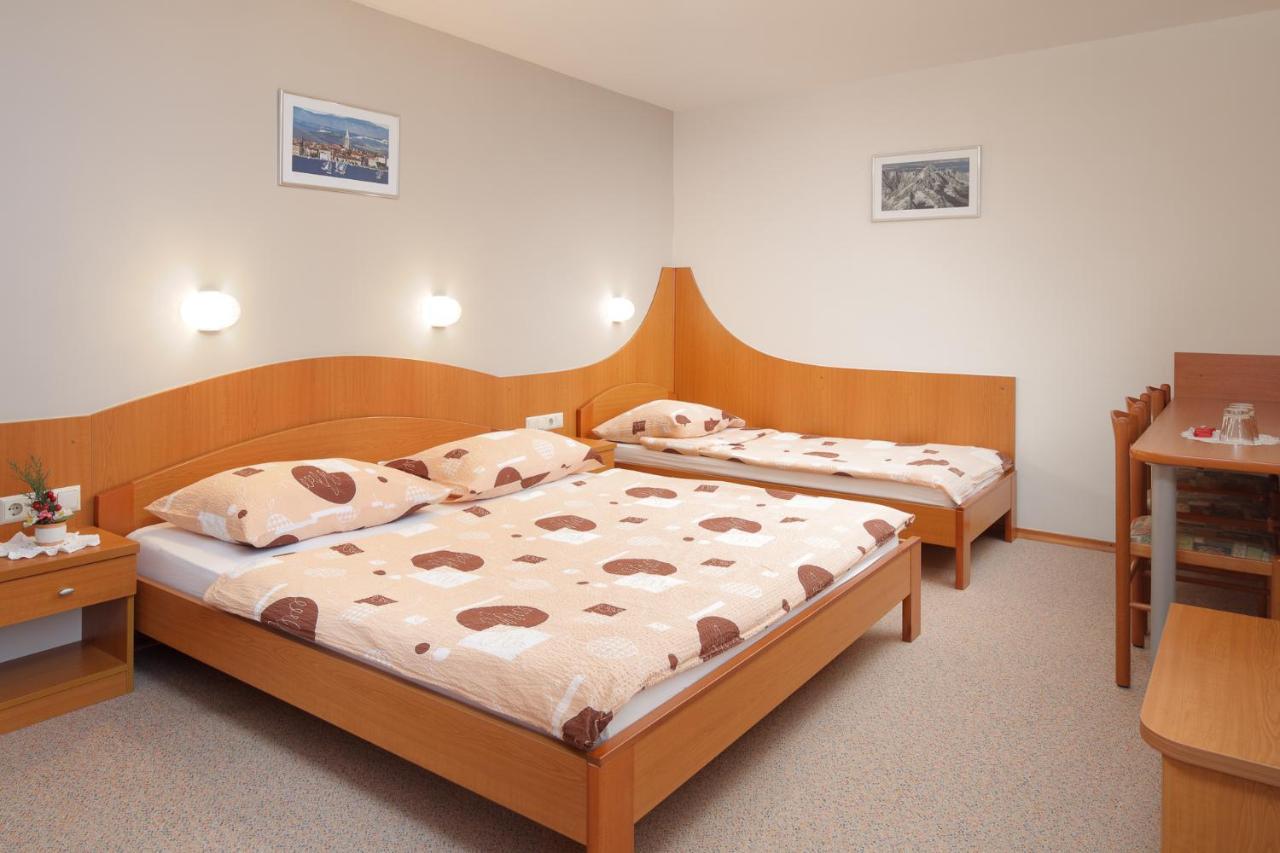 Rooms Sustersic Ljubljana Exteriör bild