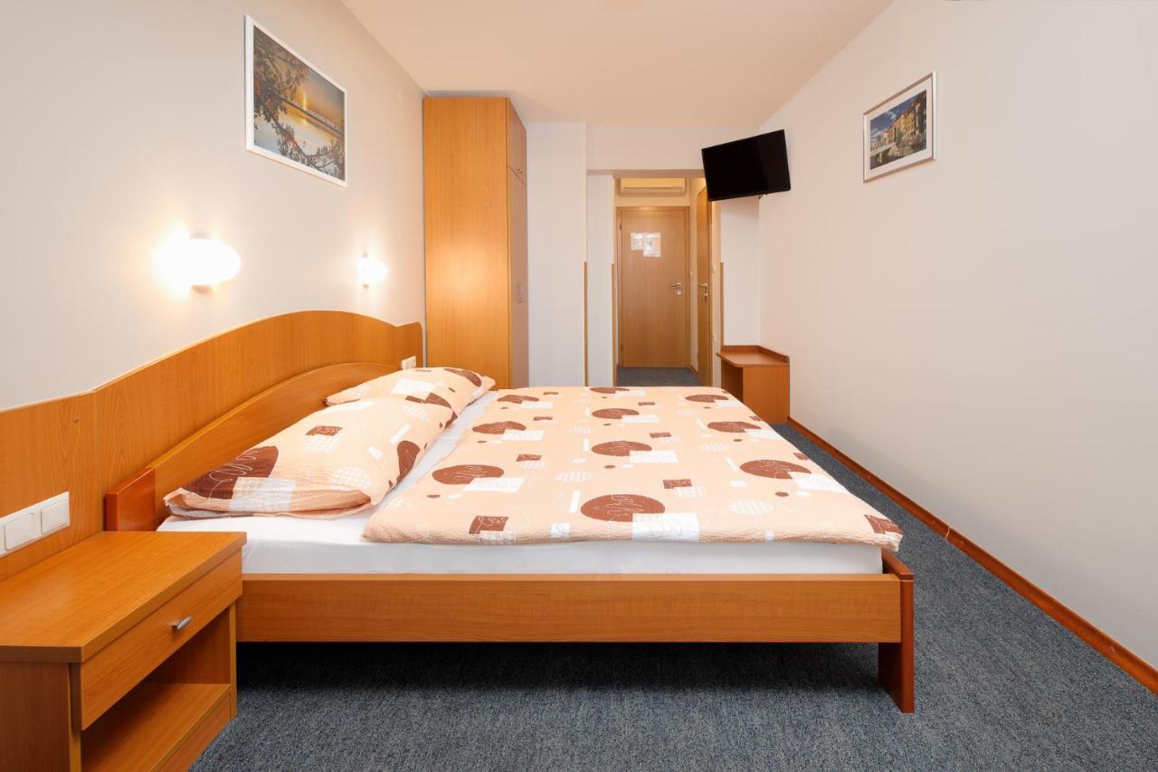 Rooms Sustersic Ljubljana Exteriör bild