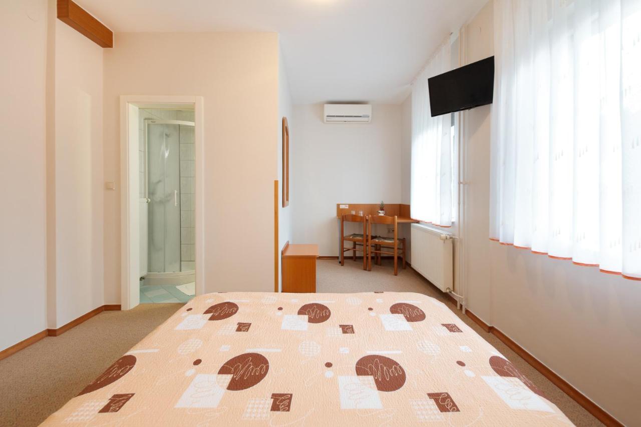 Rooms Sustersic Ljubljana Exteriör bild
